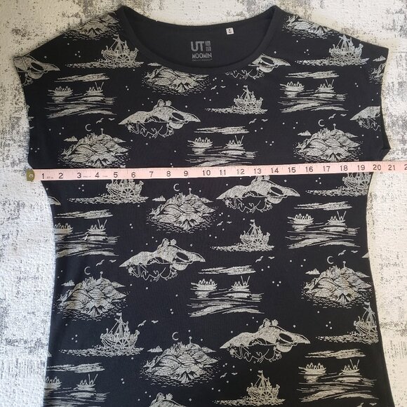 Black and White Moomin Characters Witchy TShirt Mountains and Moons - Picture 6 of 9